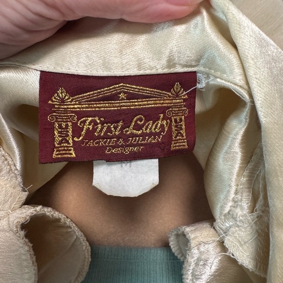 Elegant Cream Long Coat First Lady Jackie and Julian - Picture 5 of 11